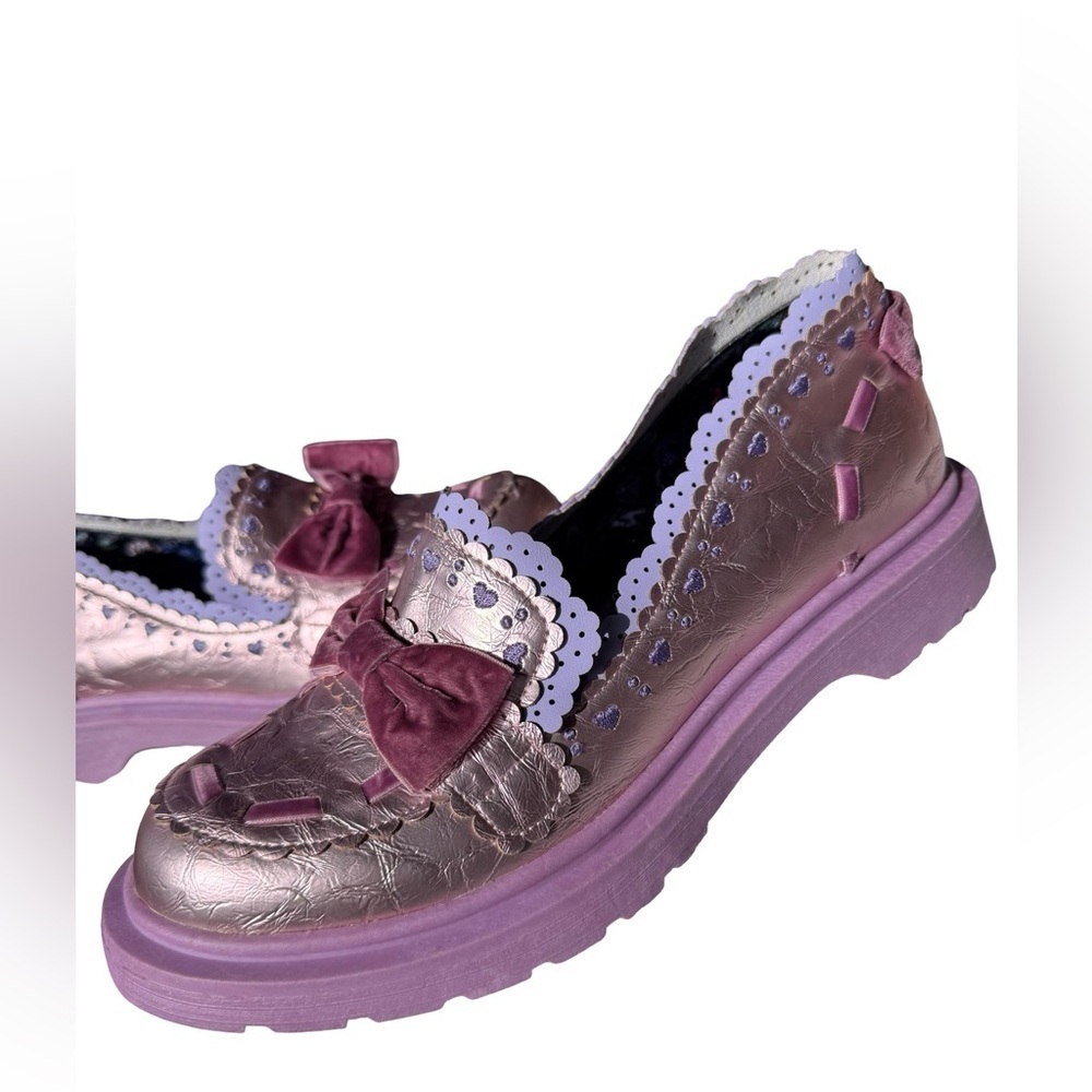 Irregular Choice Pink Metallic Bow Loafers Lavender Scallop Trim US 12 NWOT - Picture 3 of 14